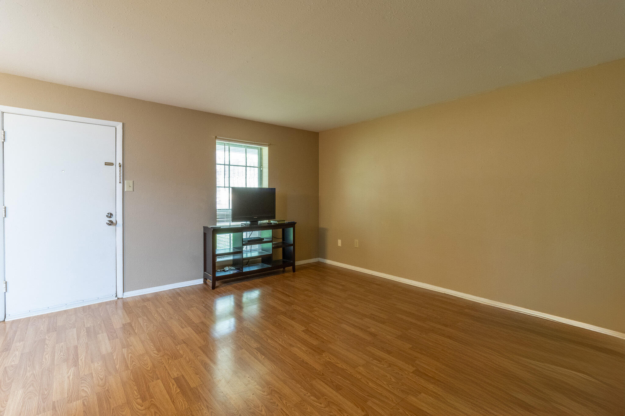 900 Mountain Creek Road, Unit E 63 Chattanooga, TN 37405 - Photo 3 of 12 IMG_3433-HDR