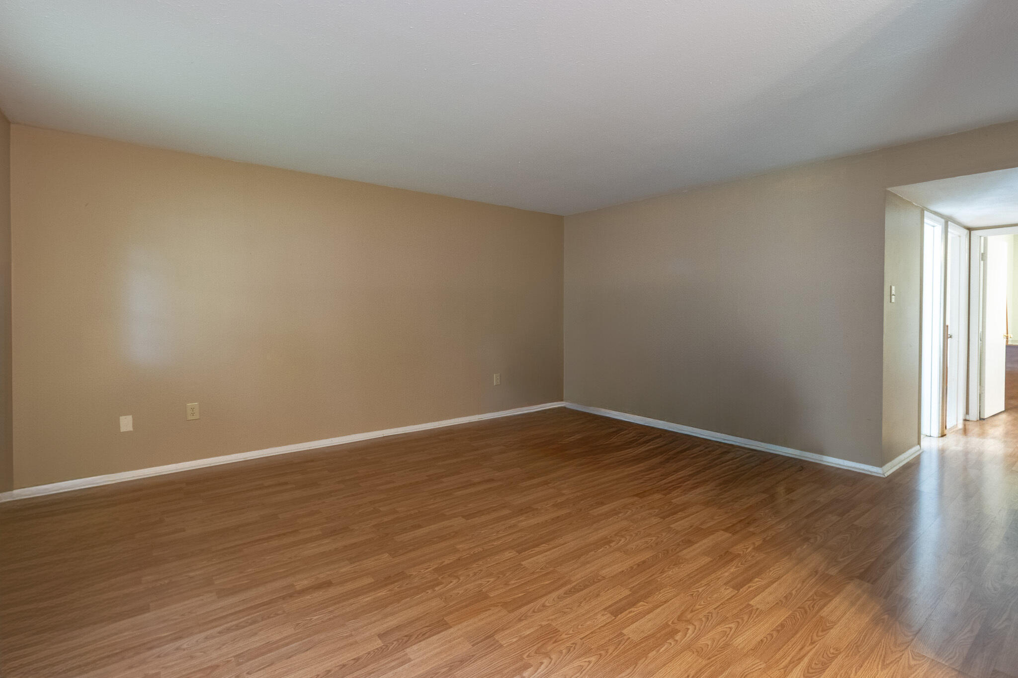 900 Mountain Creek Road, Unit E 63 Chattanooga, TN 37405 - Photo 4 of 12 IMG_3436-HDR