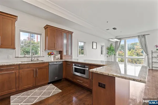 $5,400 | 1600 Kaufers Lane, Unit 4, Fort Lee, NJ 07024