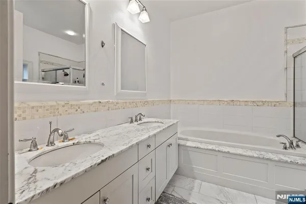 $5,400 | 1600 Kaufers Lane, Unit 4, Fort Lee, NJ 07024