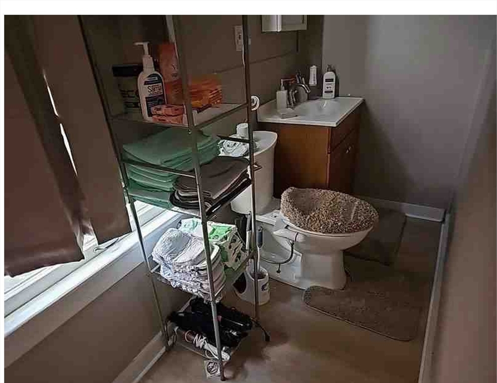 86 West Main Street North Adams, MA 01247 - Photo 13 of 35 a room with musical instruments