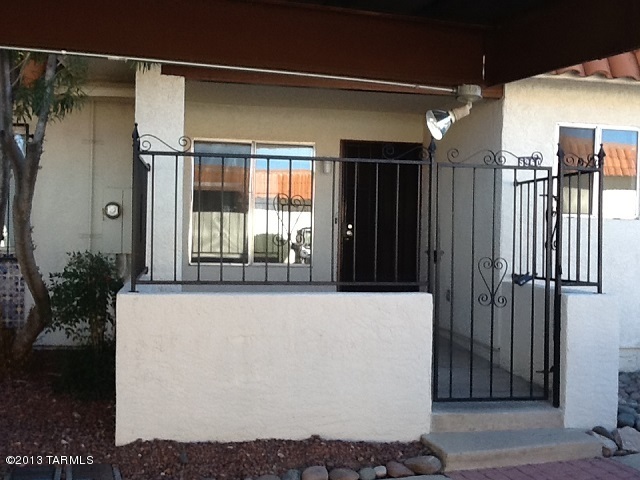 5960 East Refreshment Pass Tucson, AZ 85712 - Photo 2 of 17