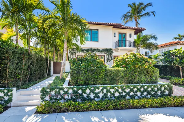 $13,500,000 | 218 Everglade Avenue, Palm Beach, FL 33480
