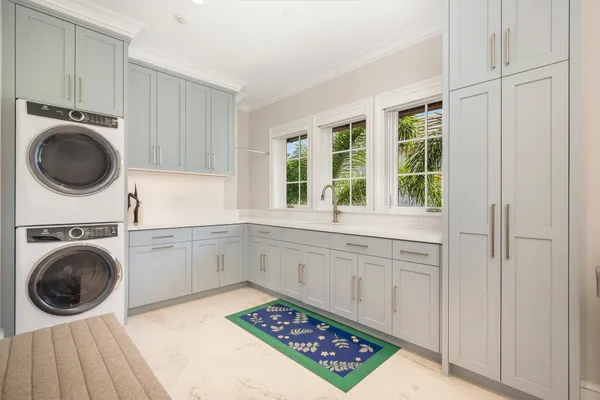 $13,500,000 | 218 Everglade Avenue, Palm Beach, FL 33480