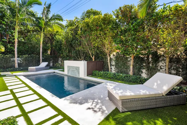 $13,500,000 | 218 Everglade Avenue, Palm Beach, FL 33480