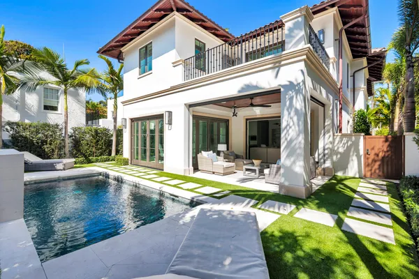 $13,500,000 | 218 Everglade Avenue, Palm Beach, FL 33480