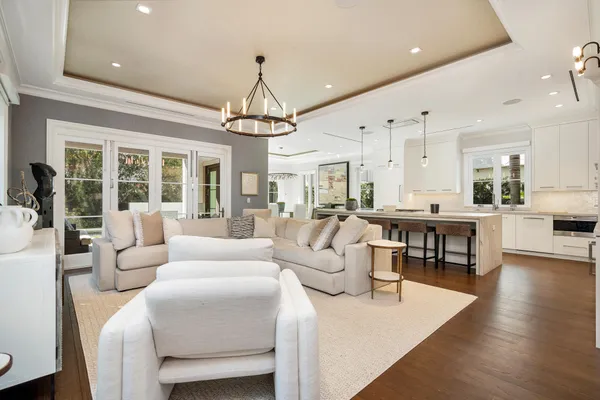 $13,500,000 | 218 Everglade Avenue, Palm Beach, FL 33480