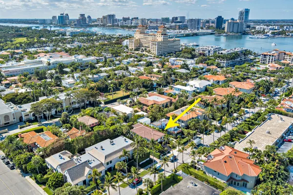 $13,500,000 | 218 Everglade Avenue, Palm Beach, FL 33480