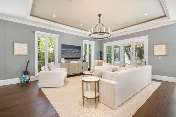 $13,500,000 | 218 Everglade Avenue, Palm Beach, FL 33480