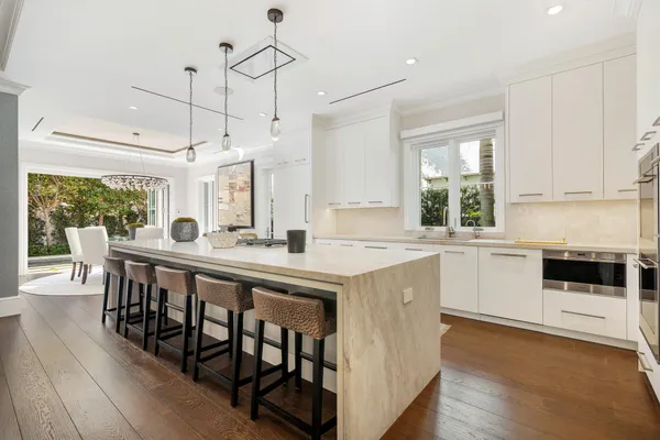 $13,500,000 | 218 Everglade Avenue, Palm Beach, FL 33480