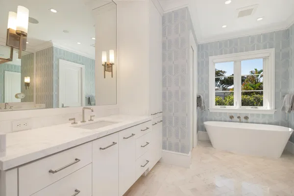 $13,500,000 | 218 Everglade Avenue, Palm Beach, FL 33480
