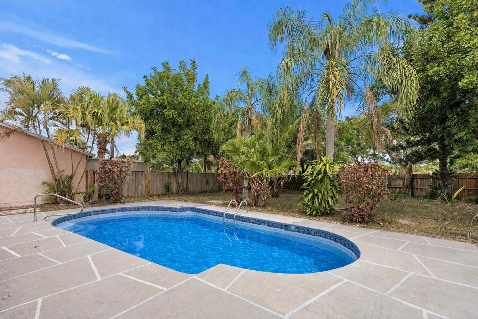 5949 Westfall Road Lake Worth, FL 33463 - Photo 15 of 23 Pool & Patio