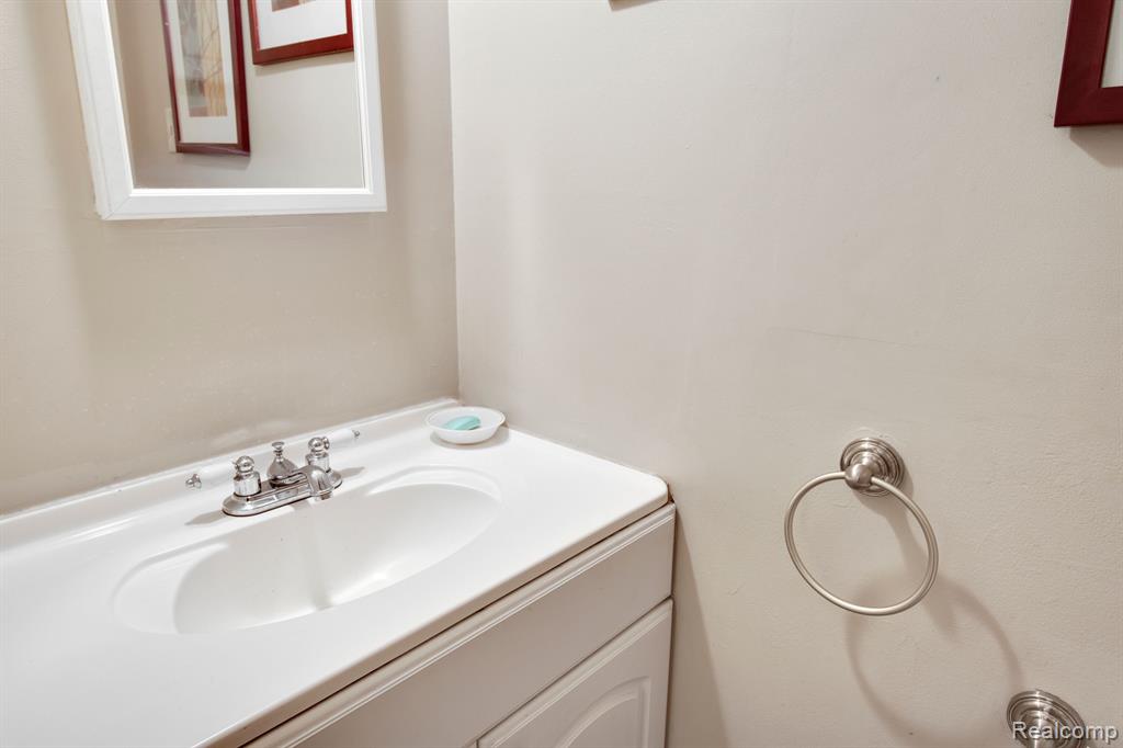 796 Collier Road Pontiac, MI 48340 - Photo 18 of 44 Gallery Image 18