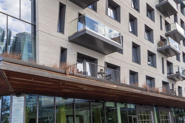 a building view with outdoor space