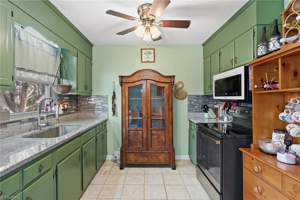 663 McBride Road Mount Airy, NC 27030 - Photo 13 of 50