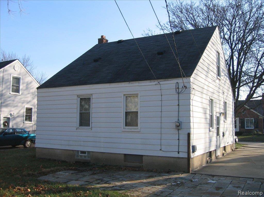 1340 Columbia Road Berkley, MI 48072 - Photo 2 of 5 IMG_3110