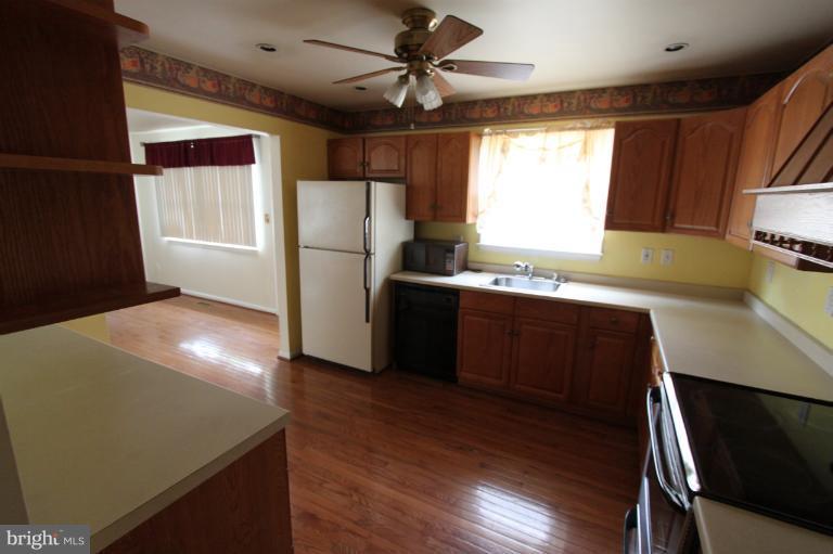 7419 Bay Front Road Sparrows Point, MD 21219 - Photo 11 of 22 Kitchen
