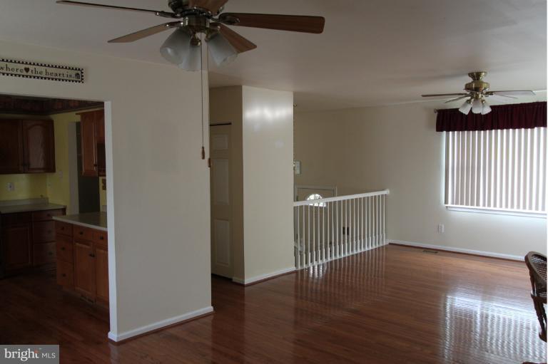 7419 Bay Front Road Sparrows Point, MD 21219 - Photo 12 of 22 Living Room