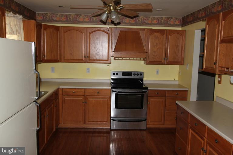 7419 Bay Front Road Sparrows Point, MD 21219 - Photo 14 of 22 Kitchen