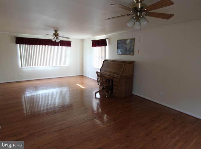 7419 Bay Front Road Sparrows Point, MD 21219 - Photo 3 of 22 Dining Room