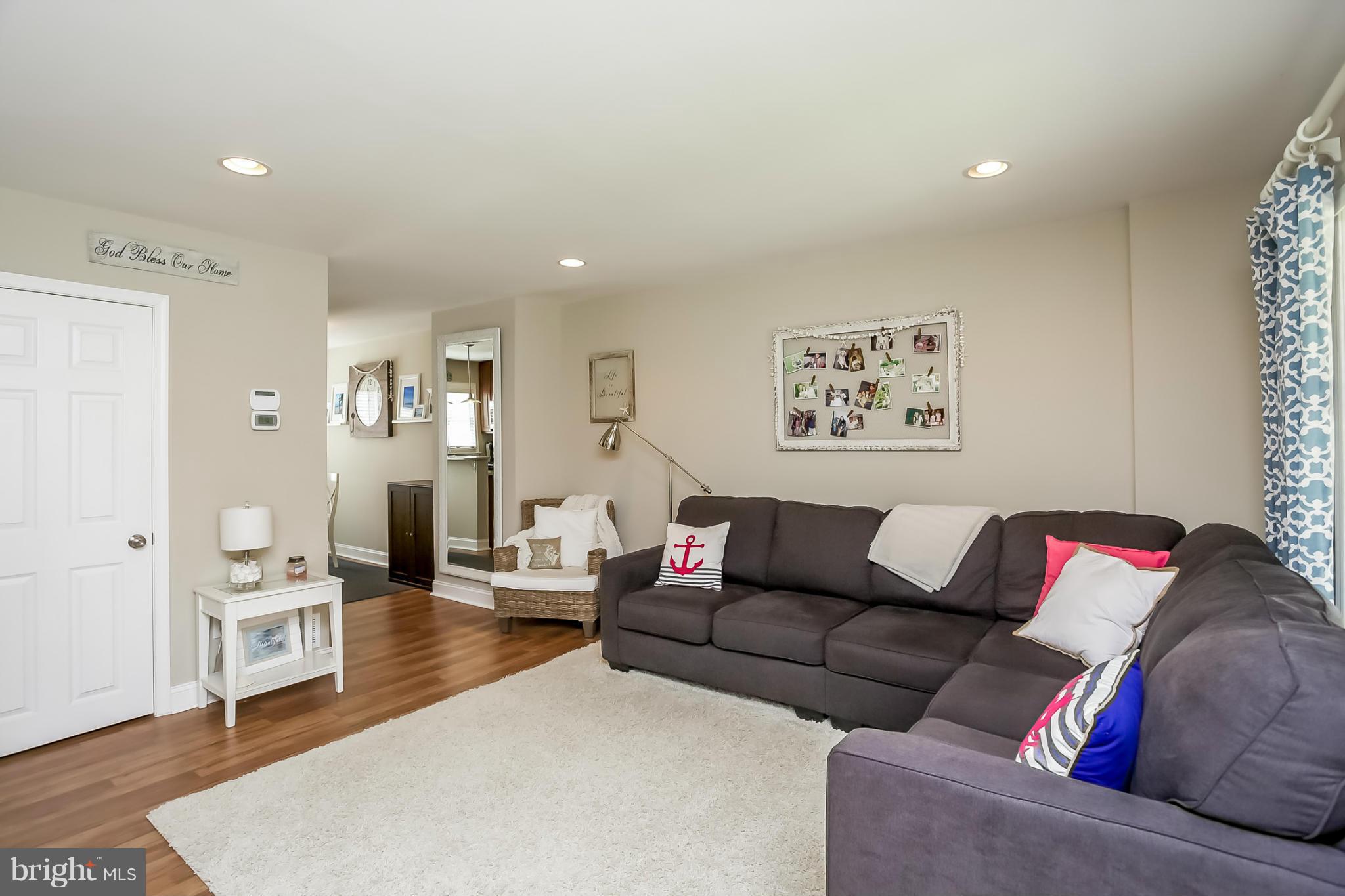 2134 Vailthorn Road Baltimore, MD 21220 - Photo 10 of 30 Living Room
