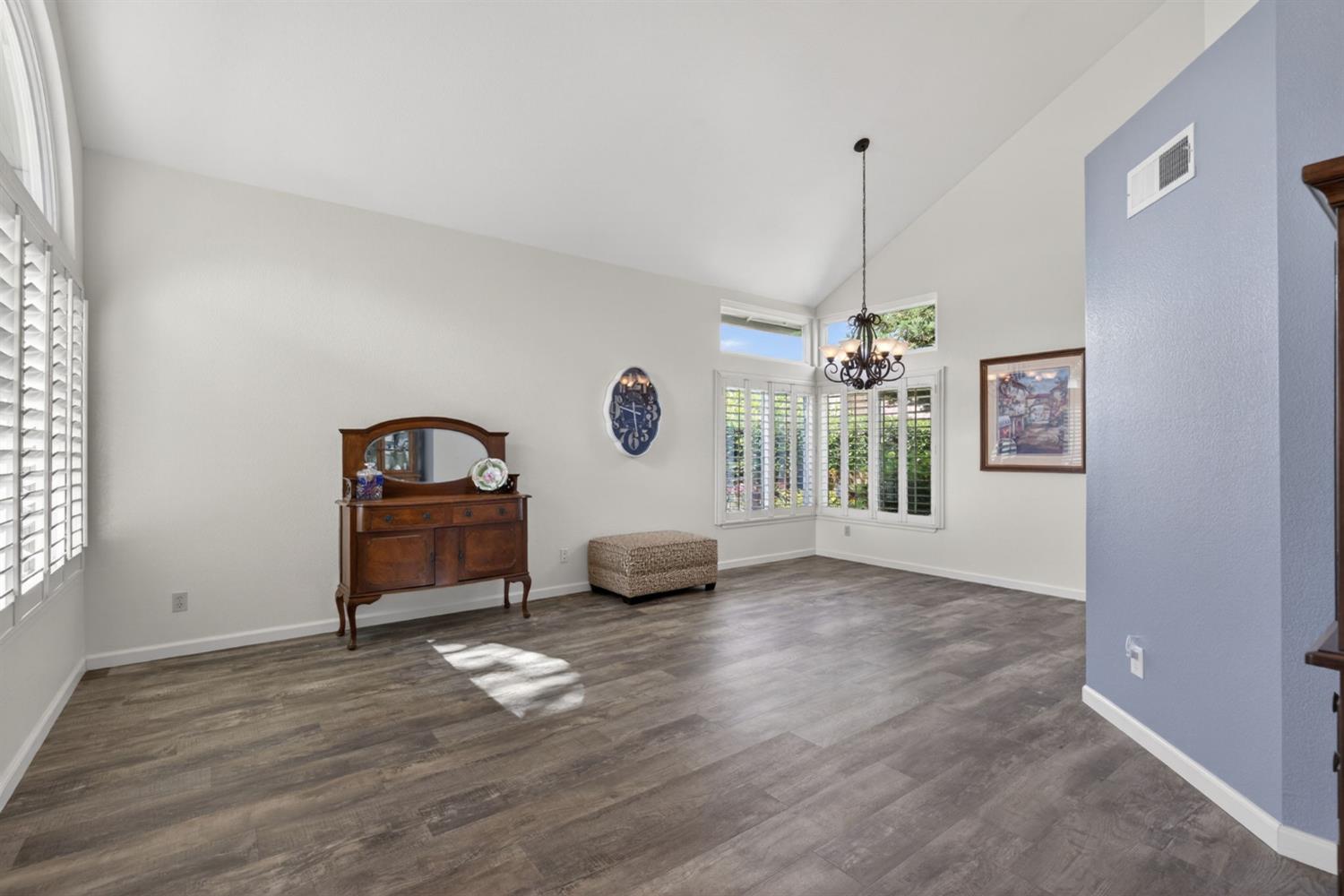 611 Copper Way Roseville, CA 95678 - Photo 4 of 48