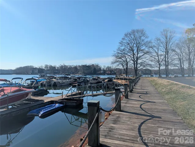 $1,600 | 943 Southwest Drive, Davidson, NC 28036