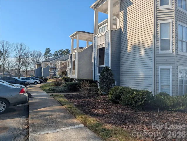 $1,600 | 943 Southwest Drive, Davidson, NC 28036