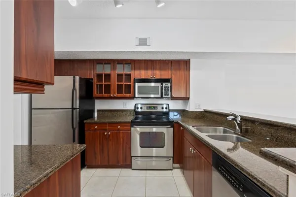 $2,100 | 1830 Florida Club Circle, Unit 4202, Naples, FL 34112