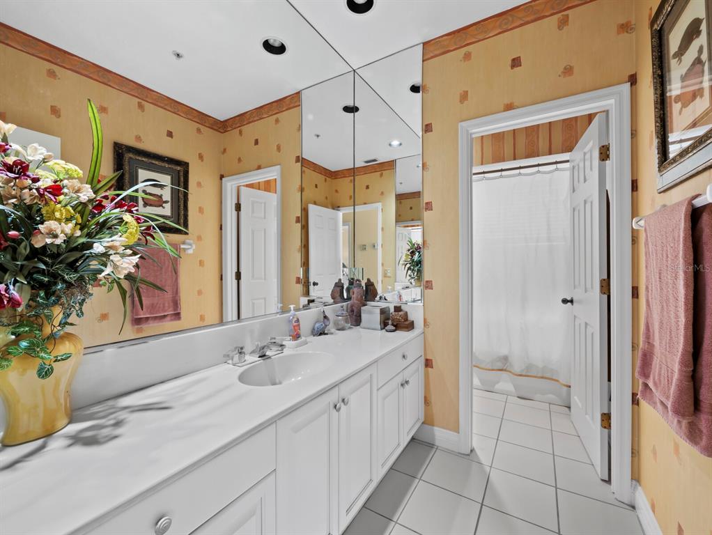 836 Evergreen Way Longboat Key, FL 34228 - Photo 23 of 49
