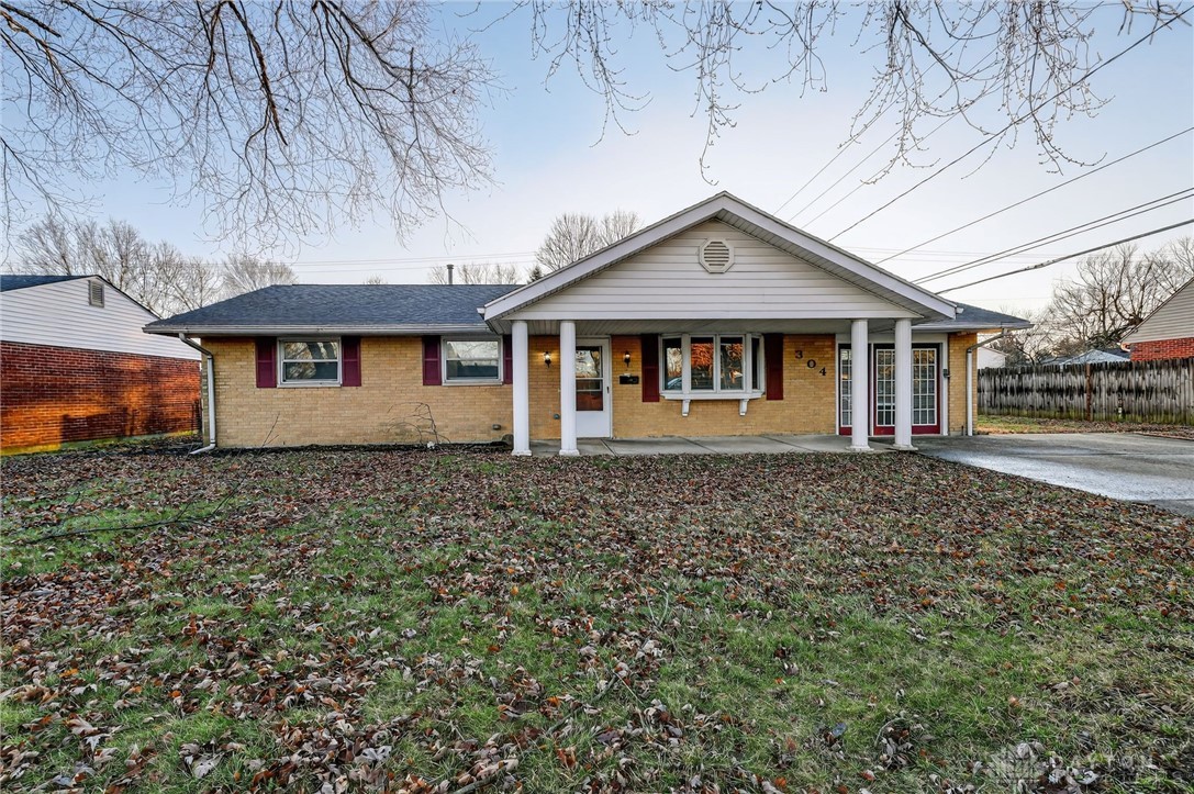 304 Applegate Road Englewood, OH 45322 - Photo 1 of 31