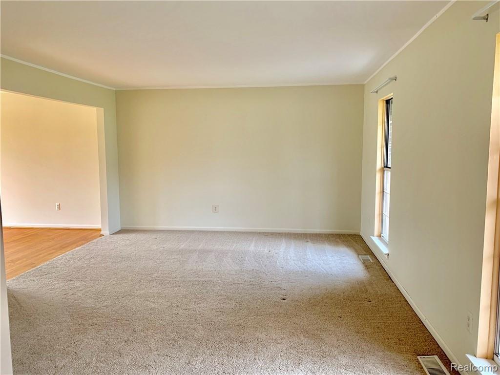 36213 Fredericksburg Road Farmington Hills, MI 48331 - Photo 18 of 29