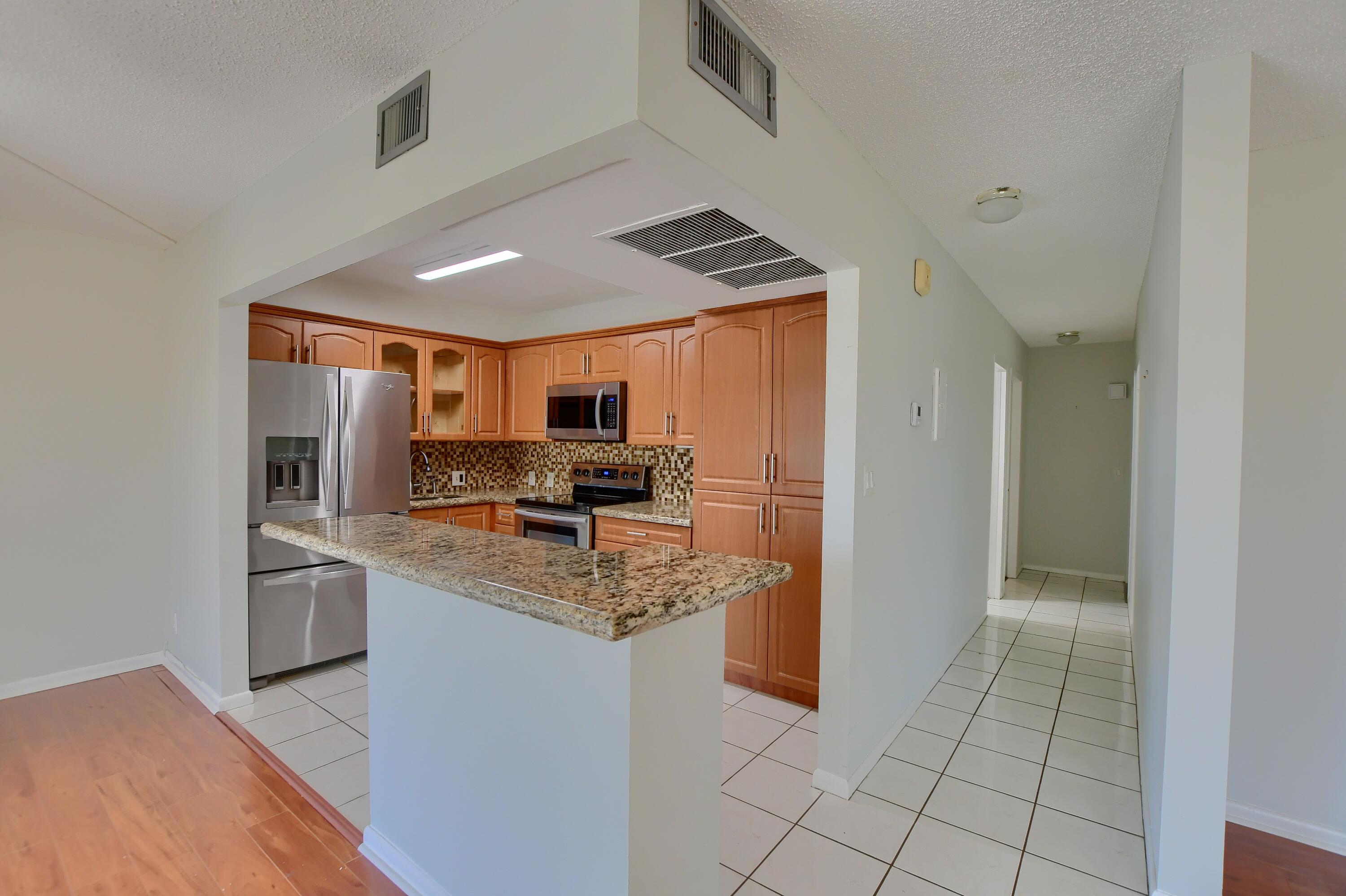 77 Mansfield B Boca Raton, FL 33434 - Photo 11 of 23 EBF_4165-HDR(5)