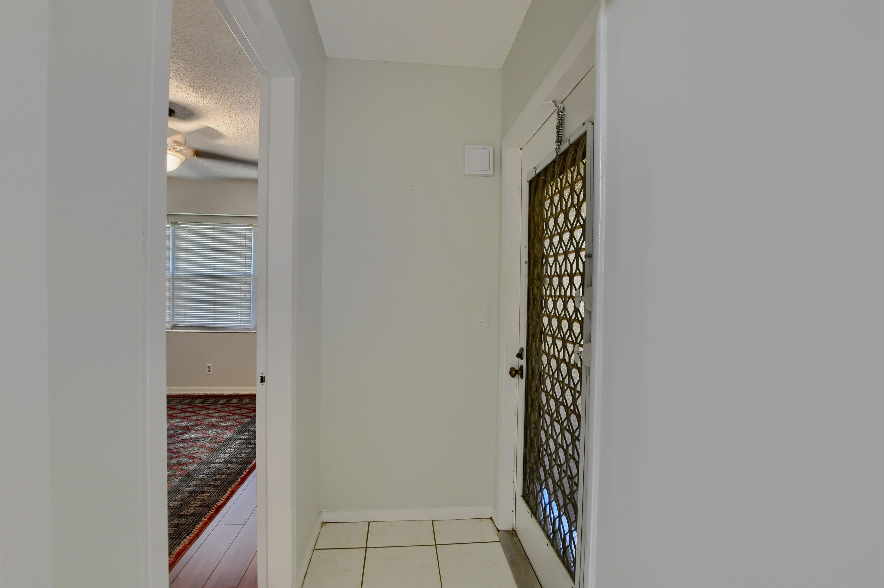 77 Mansfield B Boca Raton, FL 33434 - Photo 5 of 23 EBF_4135-HDR(5)