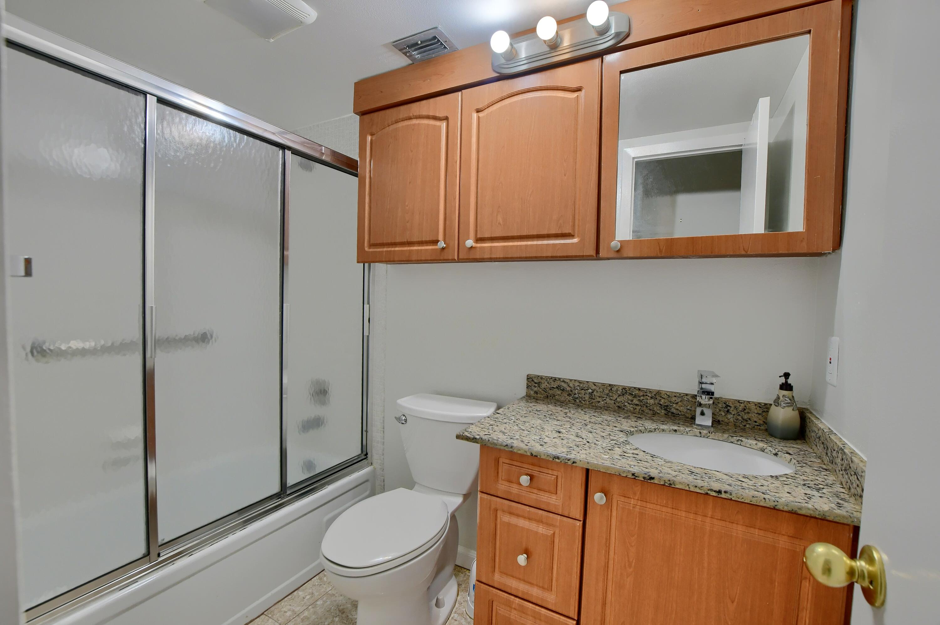 77 Mansfield B Boca Raton, FL 33434 - Photo 10 of 23 EBF_4160-HDR(5)