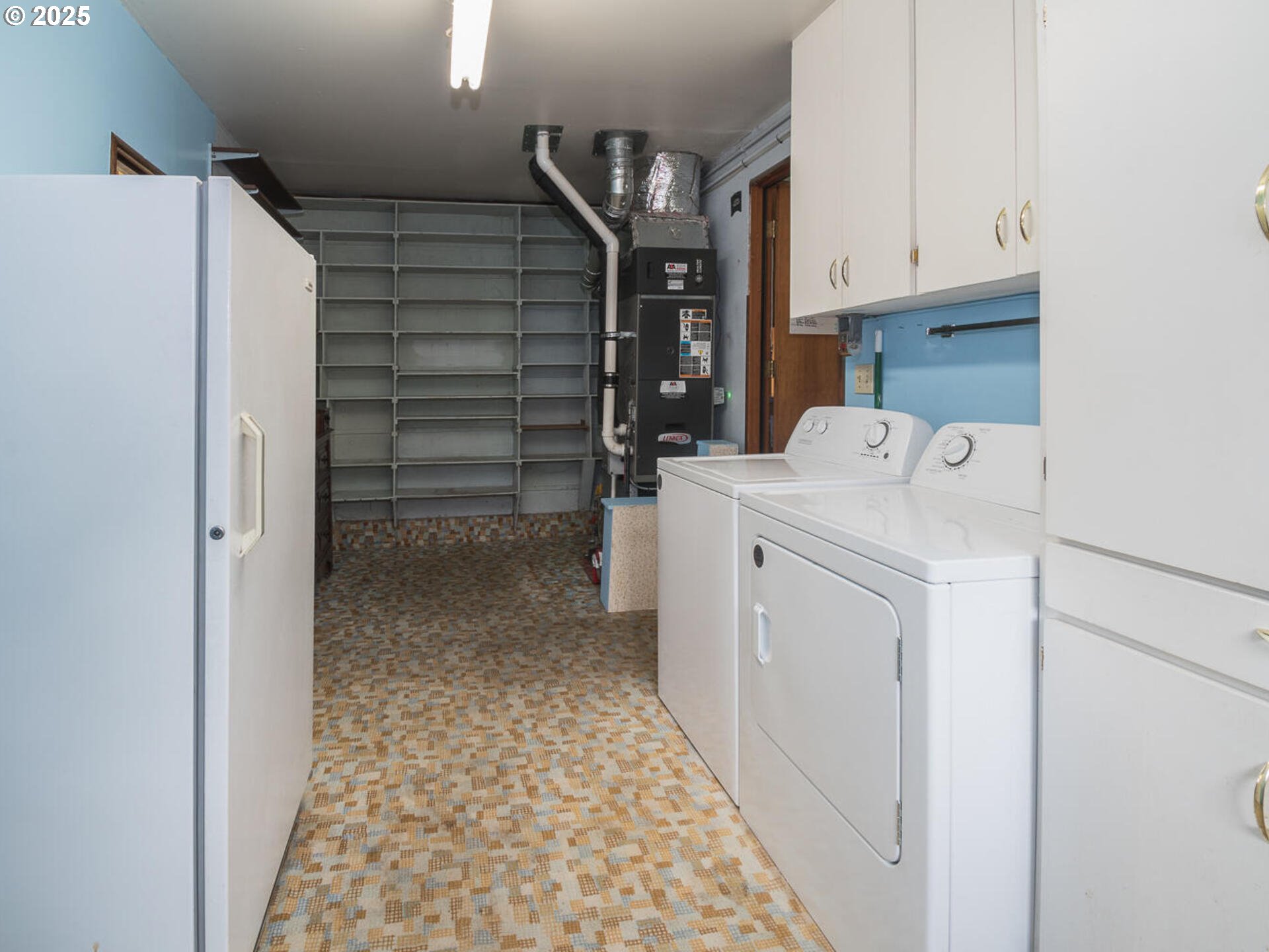 19838 Northeast Wasco Street Portland, OR 97230 - Photo 36 of 42 a utility room with dryer and washer