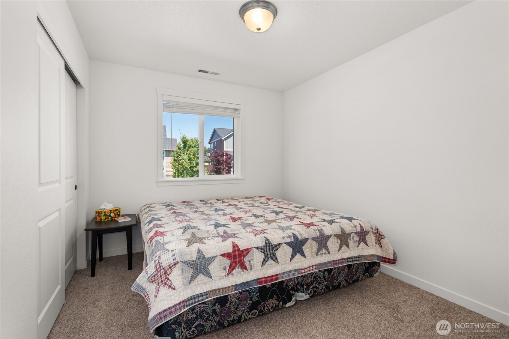 401 Cardinal Avenue Winlock, WA 98596 - Photo 20 of 39 a bedroom with a bed and window