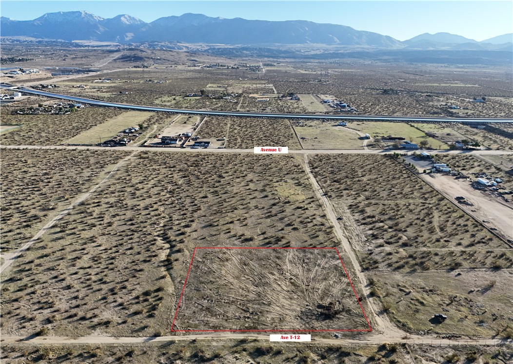 a view of city view and mountain view
