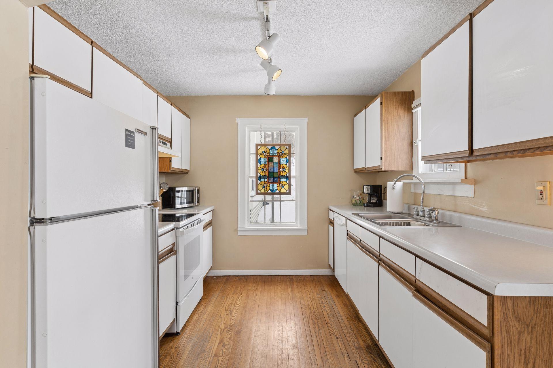 147 1st Street Excelsior, MN 55331 - Photo 3 of 34