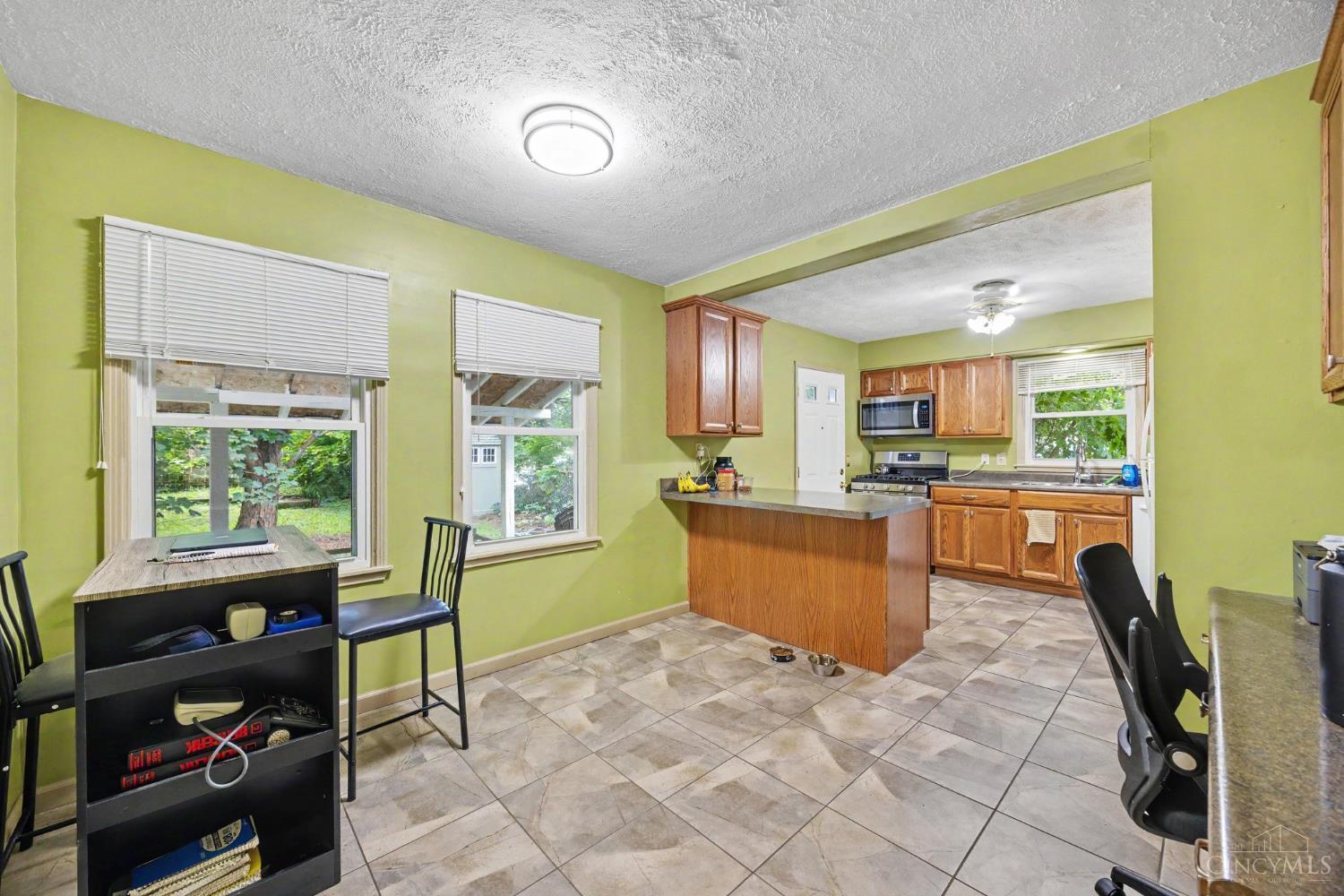 6480 Ridgefield Drive Cincinnati, OH 45224 - Photo 6 of 22