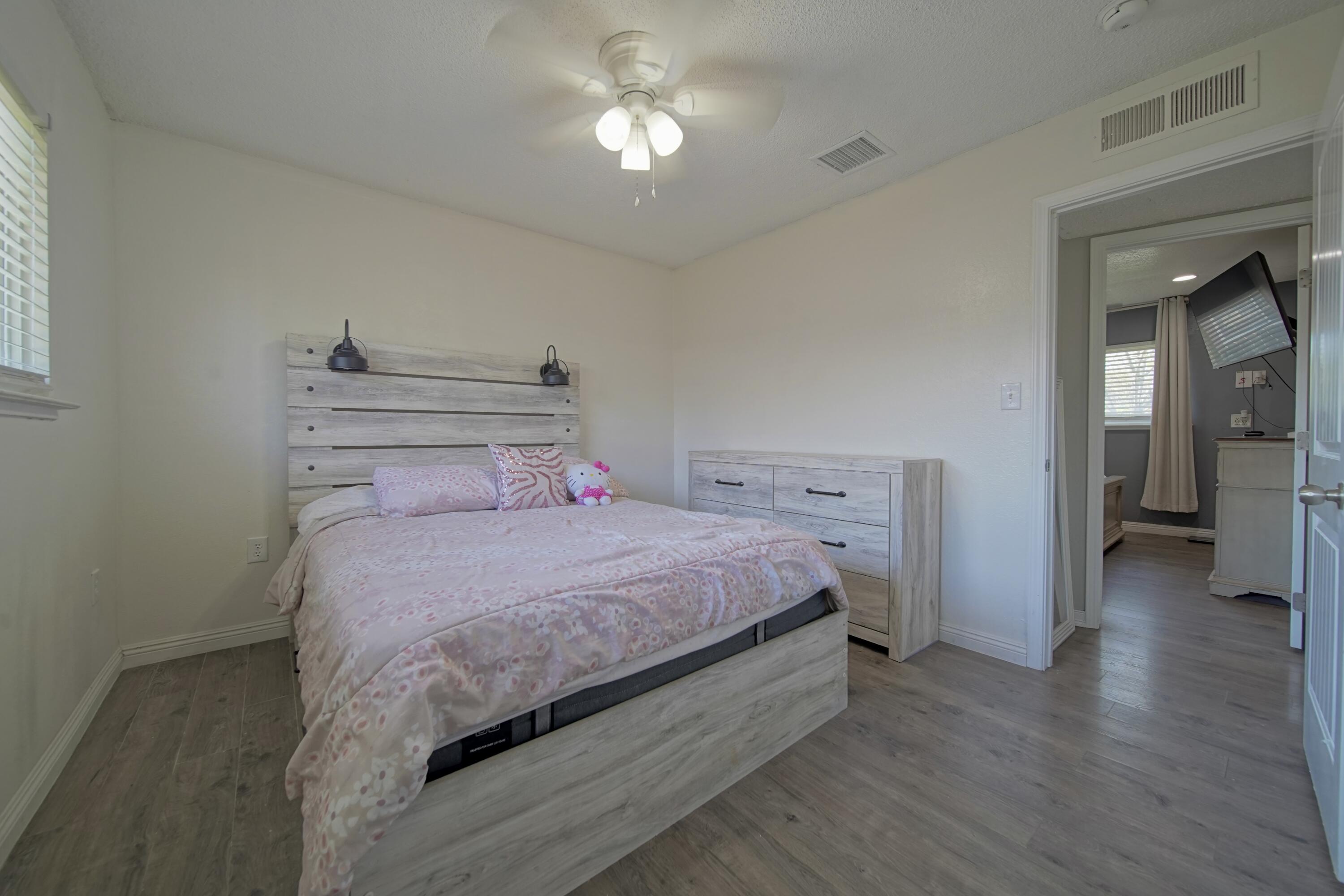 113 Bryant Court Exeter, CA 93221 - Photo 13 of 41 Bedroom 2