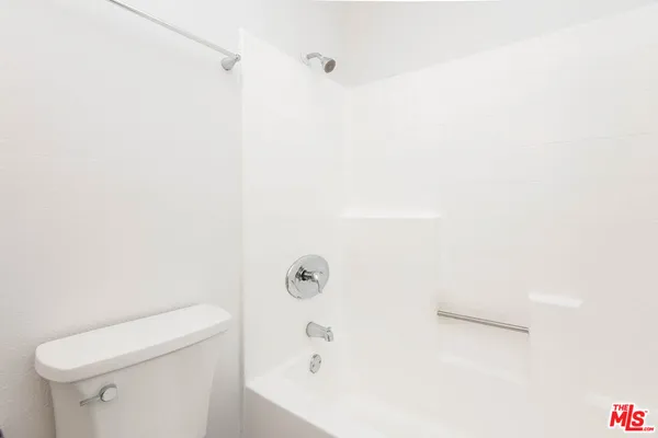 $2,350 | 3933 Marathon Street, Unit 202A, Los Angeles, CA 90029