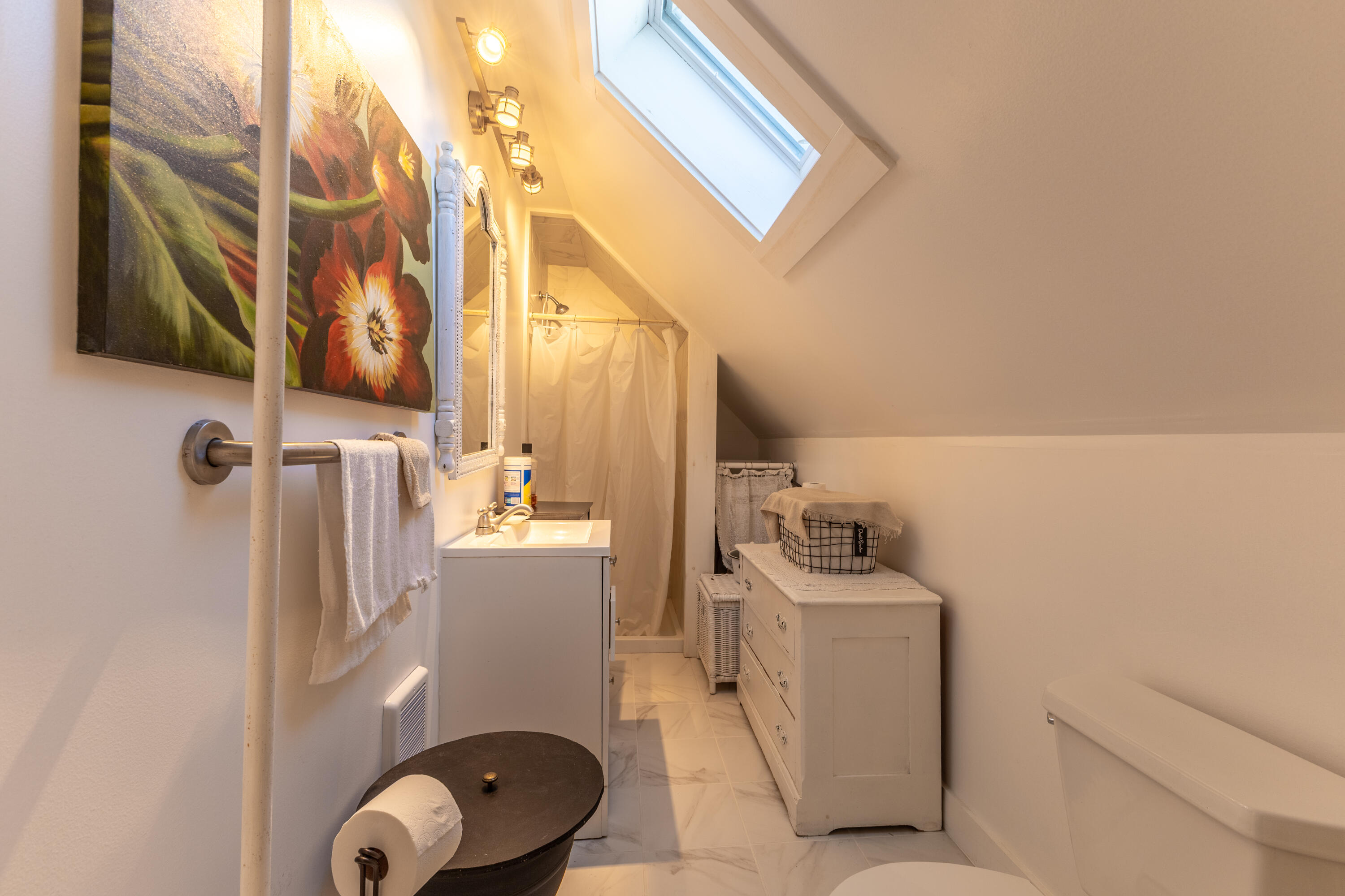 2 West Bay Road Gouldsboro, ME 04607 - Photo 24 of 29 Full bath with skylight, marble floor.