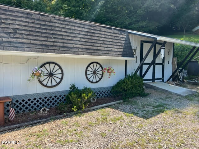 1117 Ridgeview Drive Clinton, TN 37716 - Photo 3 of 26 "He Shack"