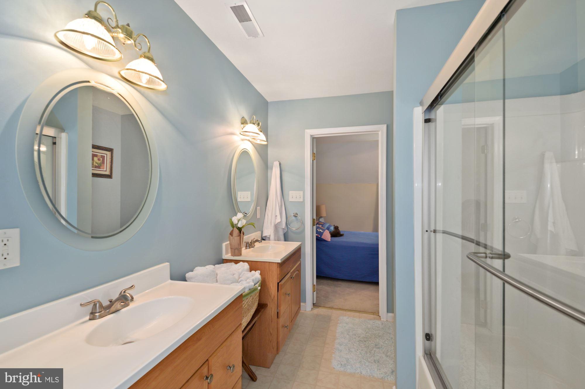 133 Watson Mill Road Landenberg, PA 19350 - Photo 36 of 50 Jack and Jill bath for beds 3/4