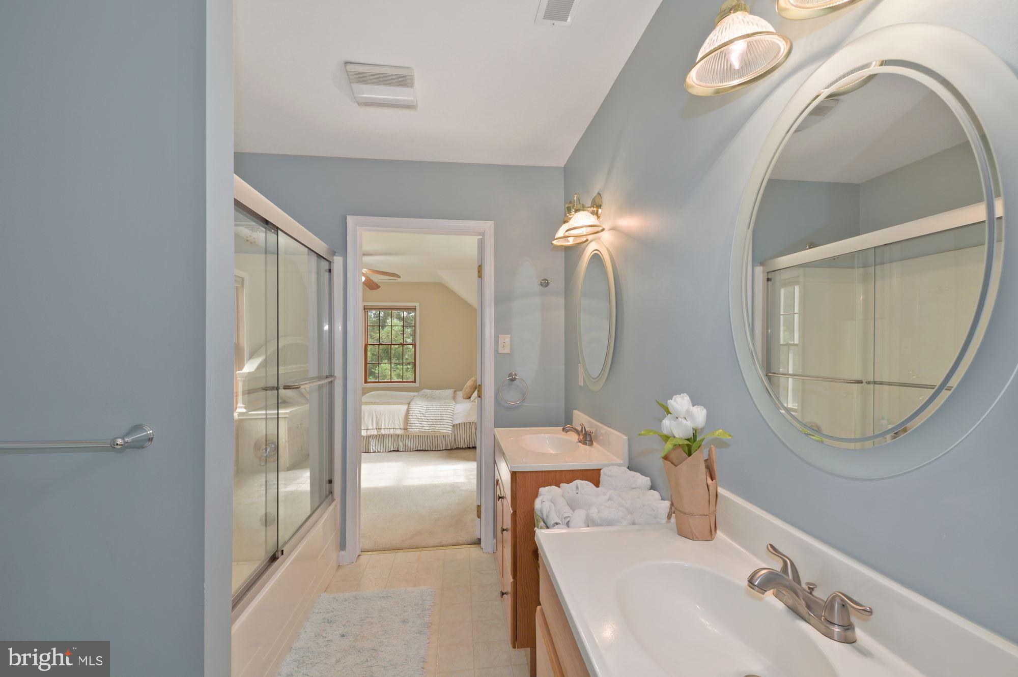 133 Watson Mill Road Landenberg, PA 19350 - Photo 37 of 50 Jack and Jill bath for beds 3/4