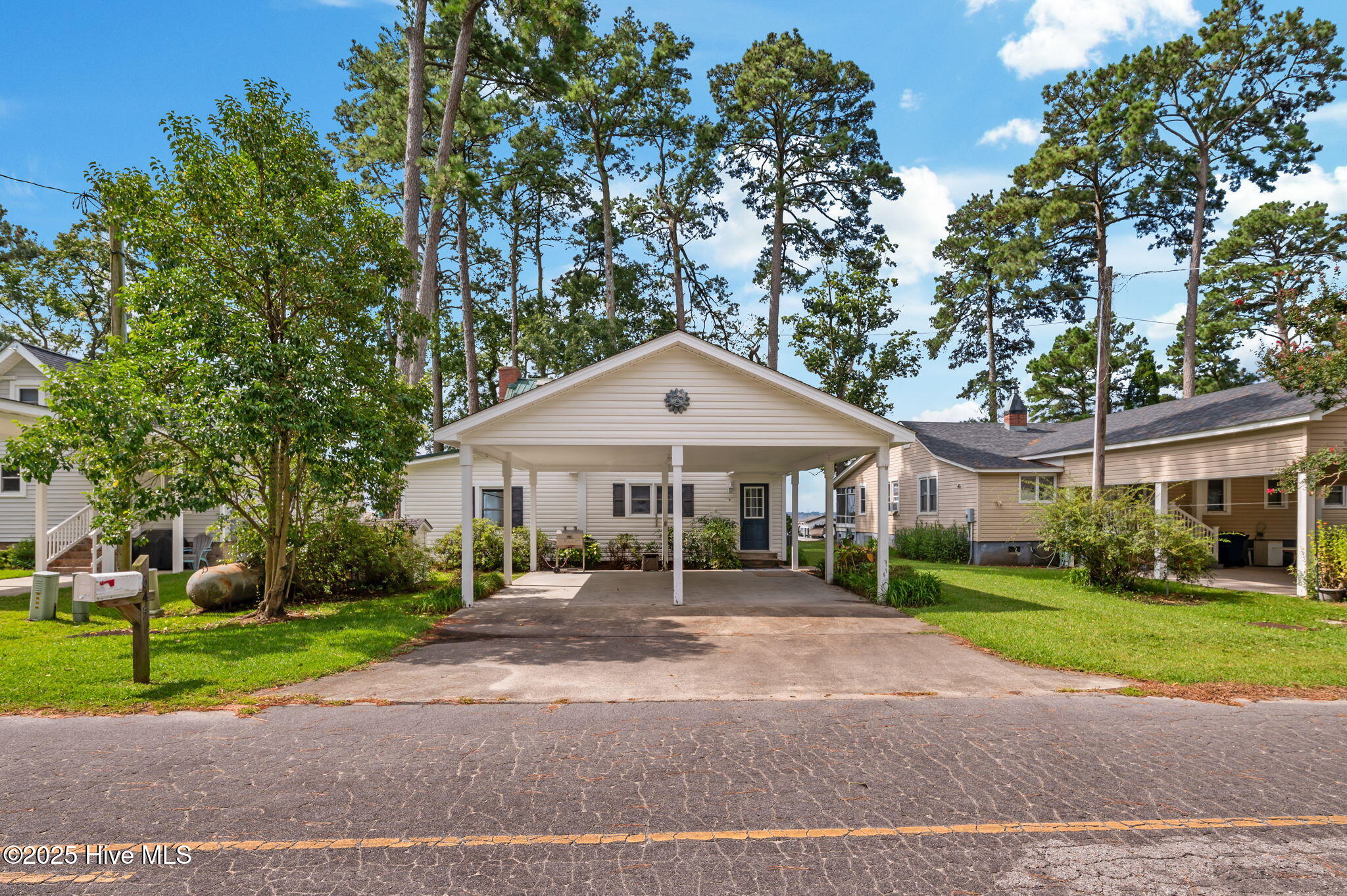 645 Island View Road Bath, NC 27808 - Photo 7 of 62 47-web-or-mls-LHV_7720