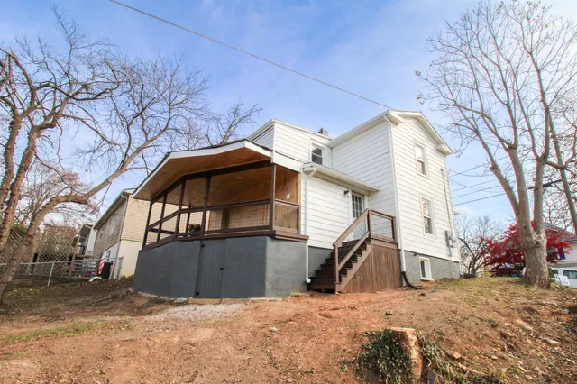 $325,000 | 802 Burwell Avenue, Staunton, VA 24401