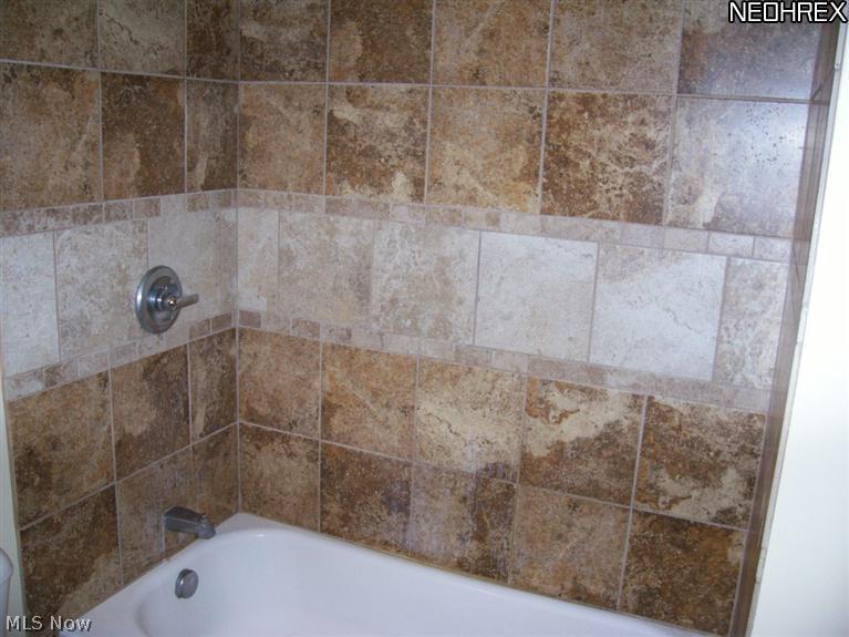 860 Beverly Road Cleveland Heights, OH 44121 - Photo 6 of 24 Gallery Image 6