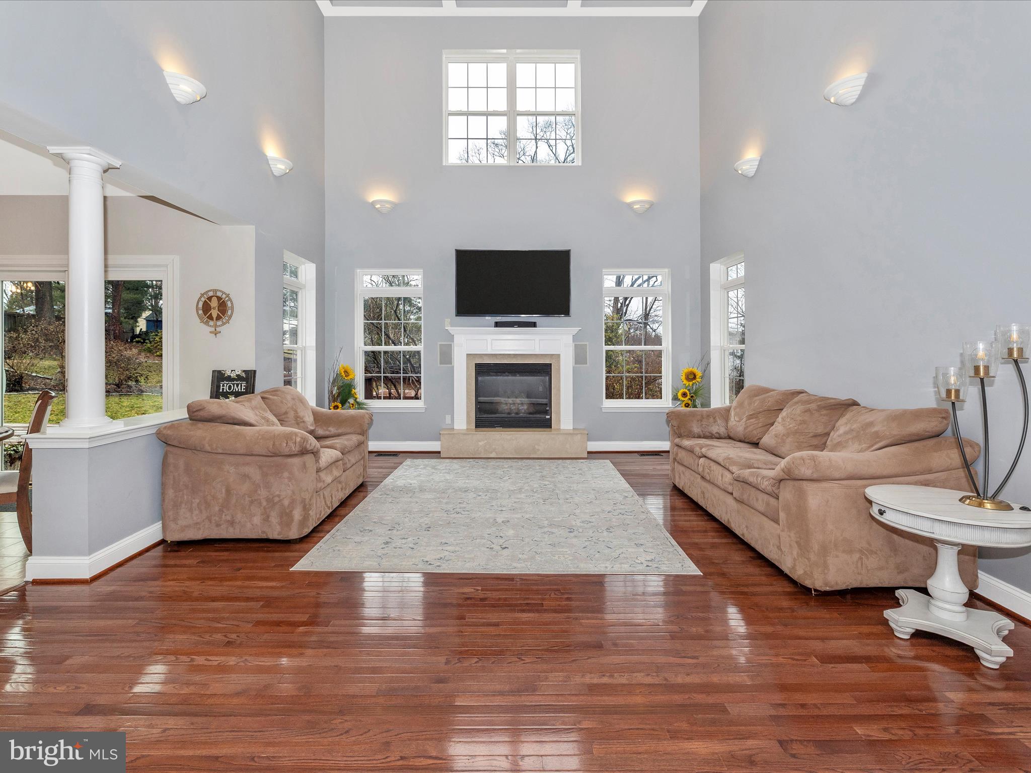 352 Ridge Road Washington Grove, MD 20880 - Photo 18 of 58 a living room with furniture and a flat screen tv